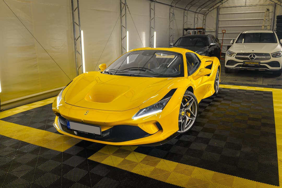 Ferrari F8 5