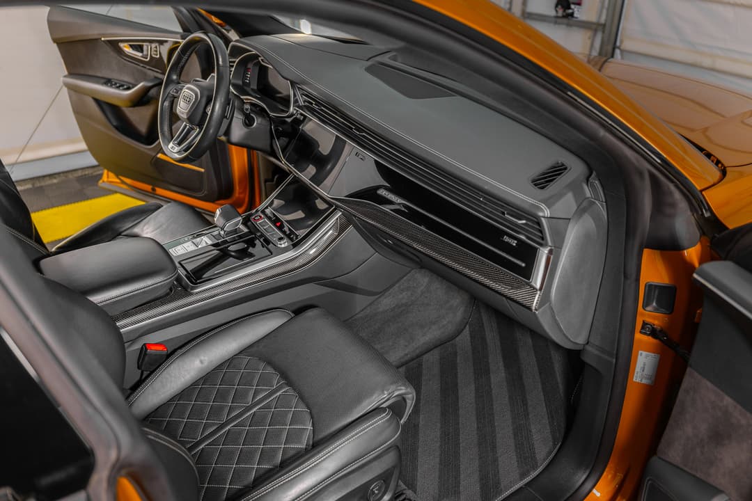 Audi sQ8 10