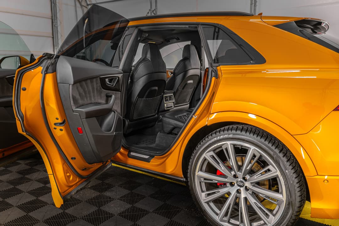Audi sQ8 12