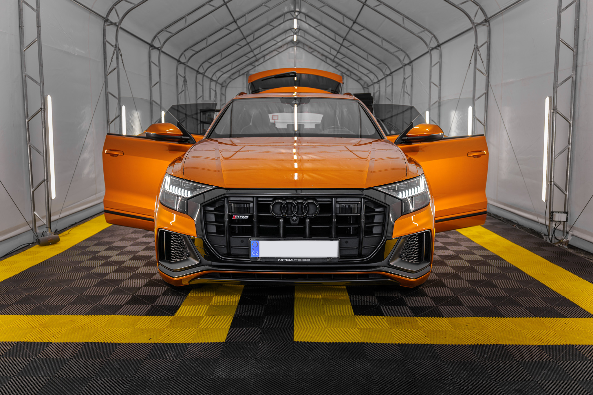 Audi sQ8 6
