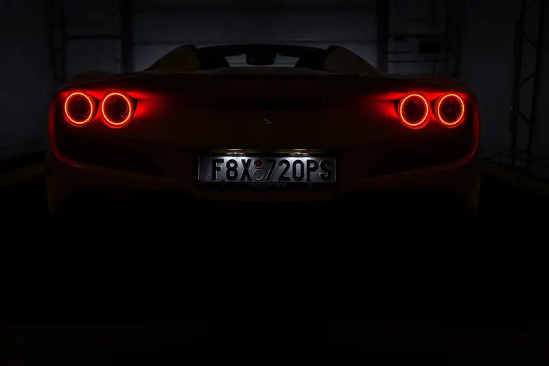 Ferrari F8 10