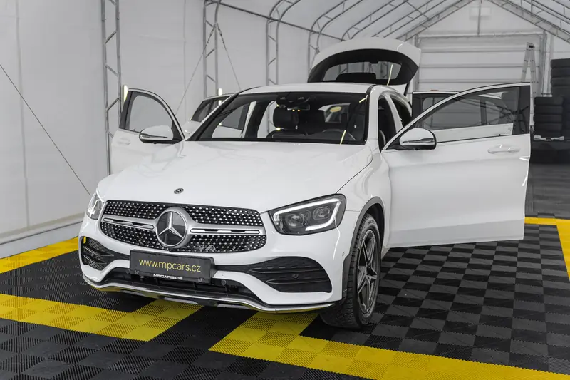 Mercedes GLC200 2