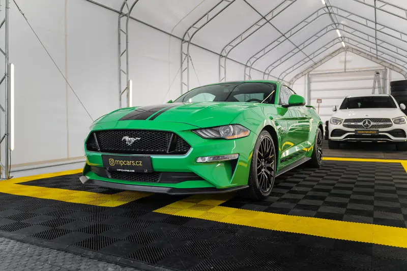 Mustang GT 1