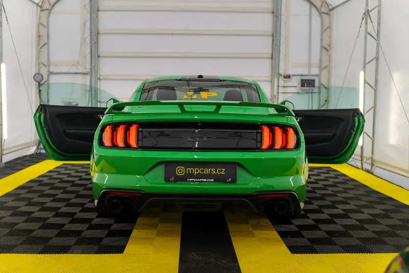 Mustang GT 6