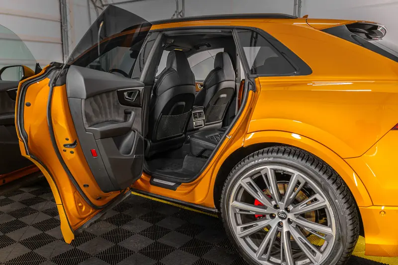 Audi sQ8 12
