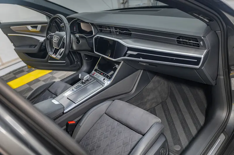 Audi RS6 17
