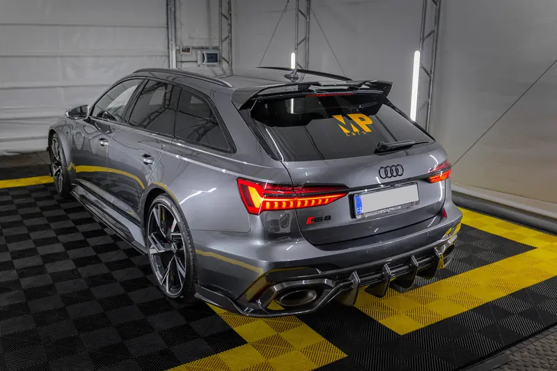 Audi RS6 8